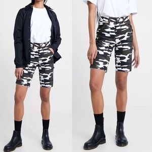 Topshop Camouflage Denim Shorts Size 4